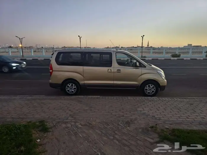 باص هونداي H1 0