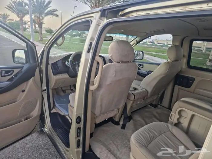 باص هونداي H1 7