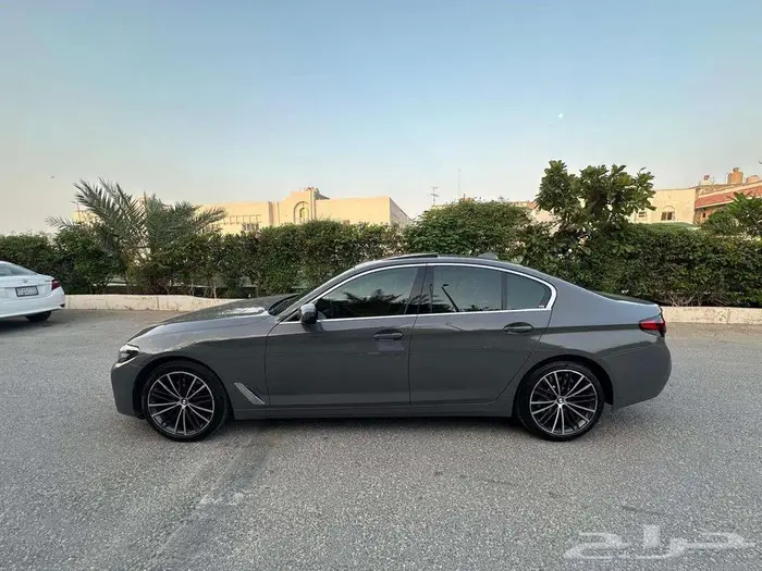 بي ام دبليو 2023 520i الناغي 6