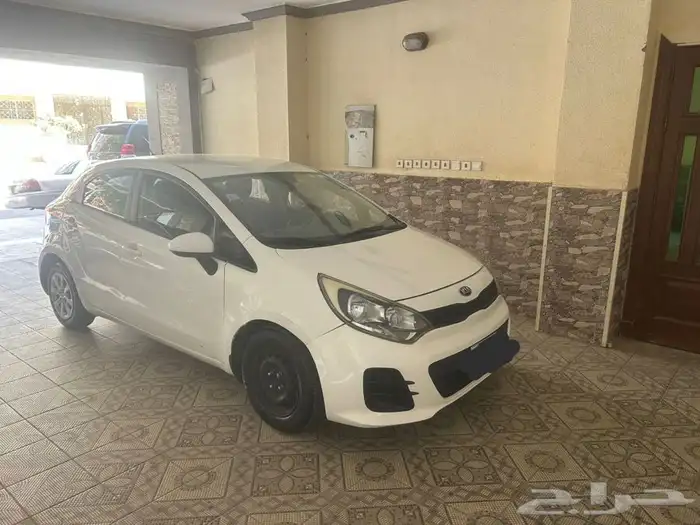 كيا ريو هاتش باك 2