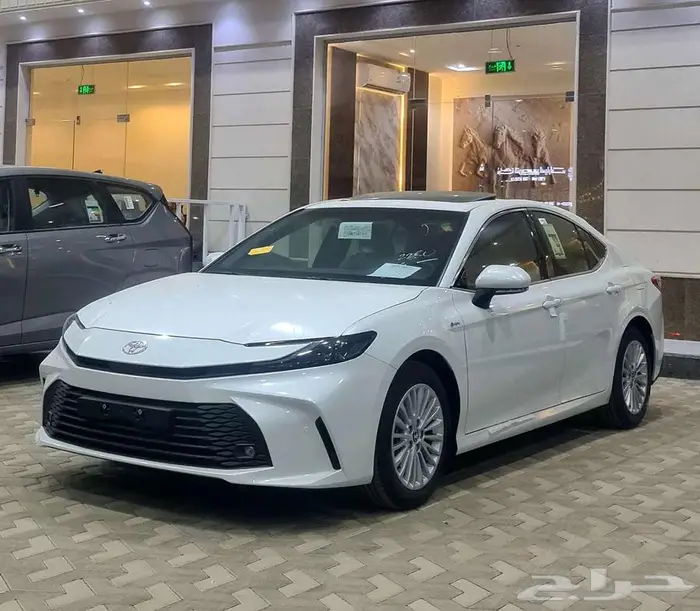 تويوتا كامري E PLUS هايبرد فتحه سعودي 2025 3
