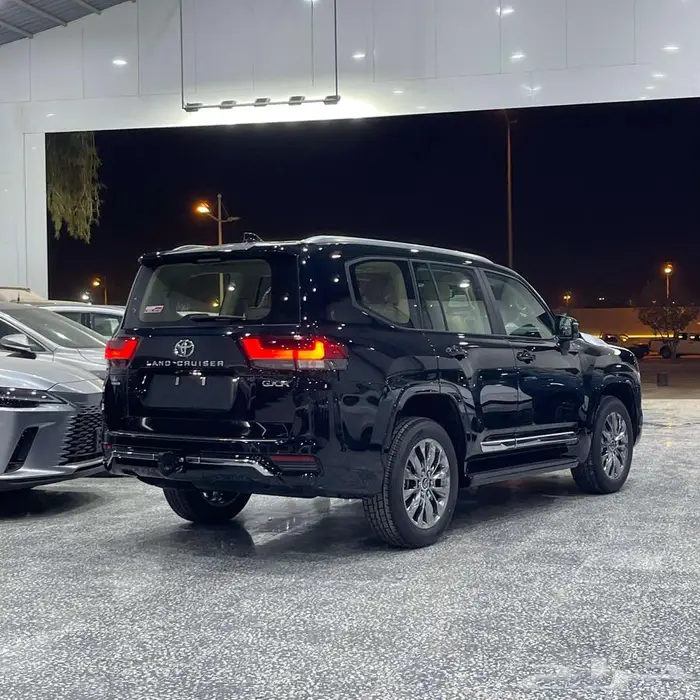 تويوتا لاندكروزر GXR - L4 بنزين 2025 2