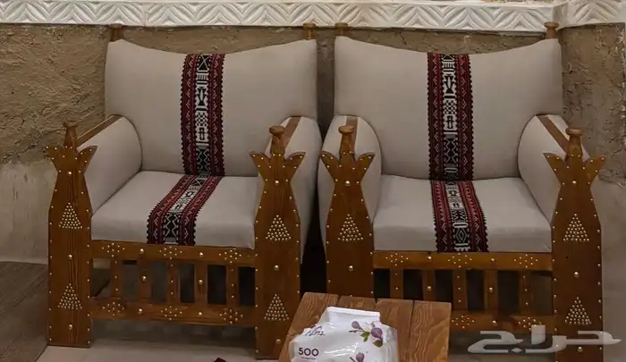 طقم كراسي جلسة تراثيه شبه جديده 2