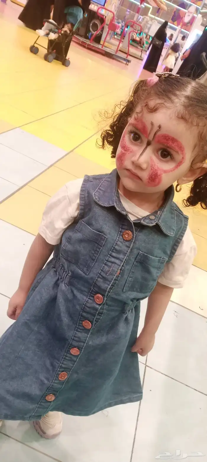 رسم الفرحه علي وجه الاطفال 3