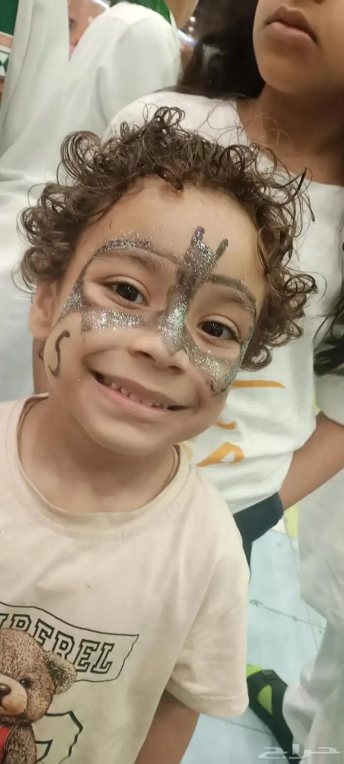 رسم الفرحه علي وجه الاطفال 10