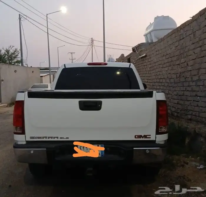 جمس سيرا موديل 2011.. ثمانيه سلندر 0