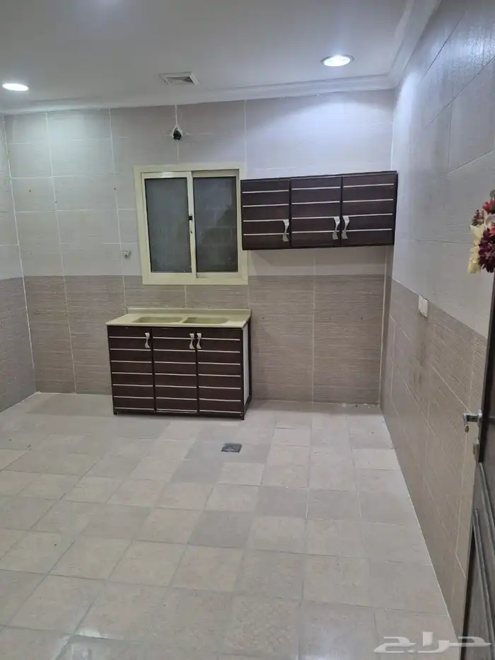 شقق عزاب ضاحيه الملك فهد غرفتين واسعه 2