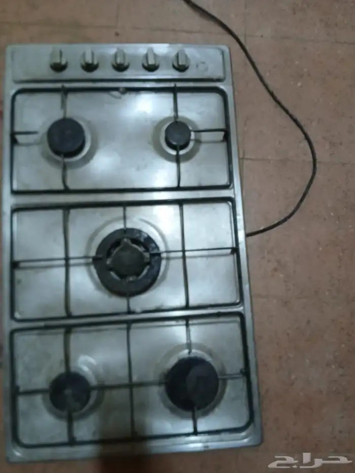 غاز سطحي شغال. مرايا كبيره له مسكات تتعلق في الجدار ب200ريال 0