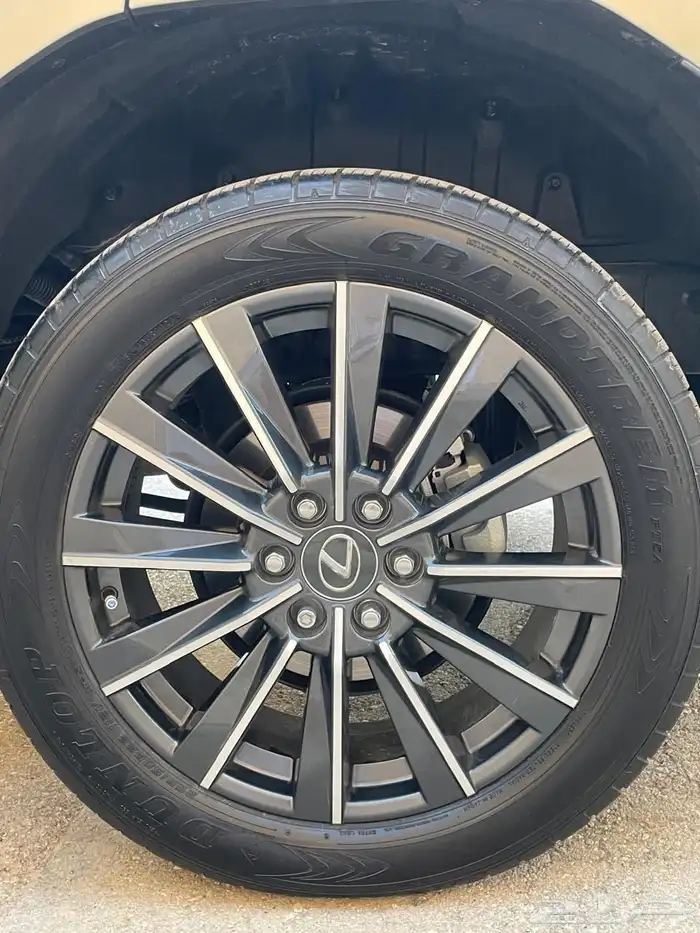 لكزس GX 550 فل كامل 2024 ( بحالة الوكالة ) 15