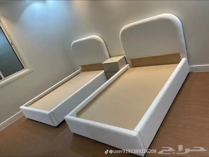سرير فاخر بتصميم عصري يضفي لمسة فخامة لغرفتك 1