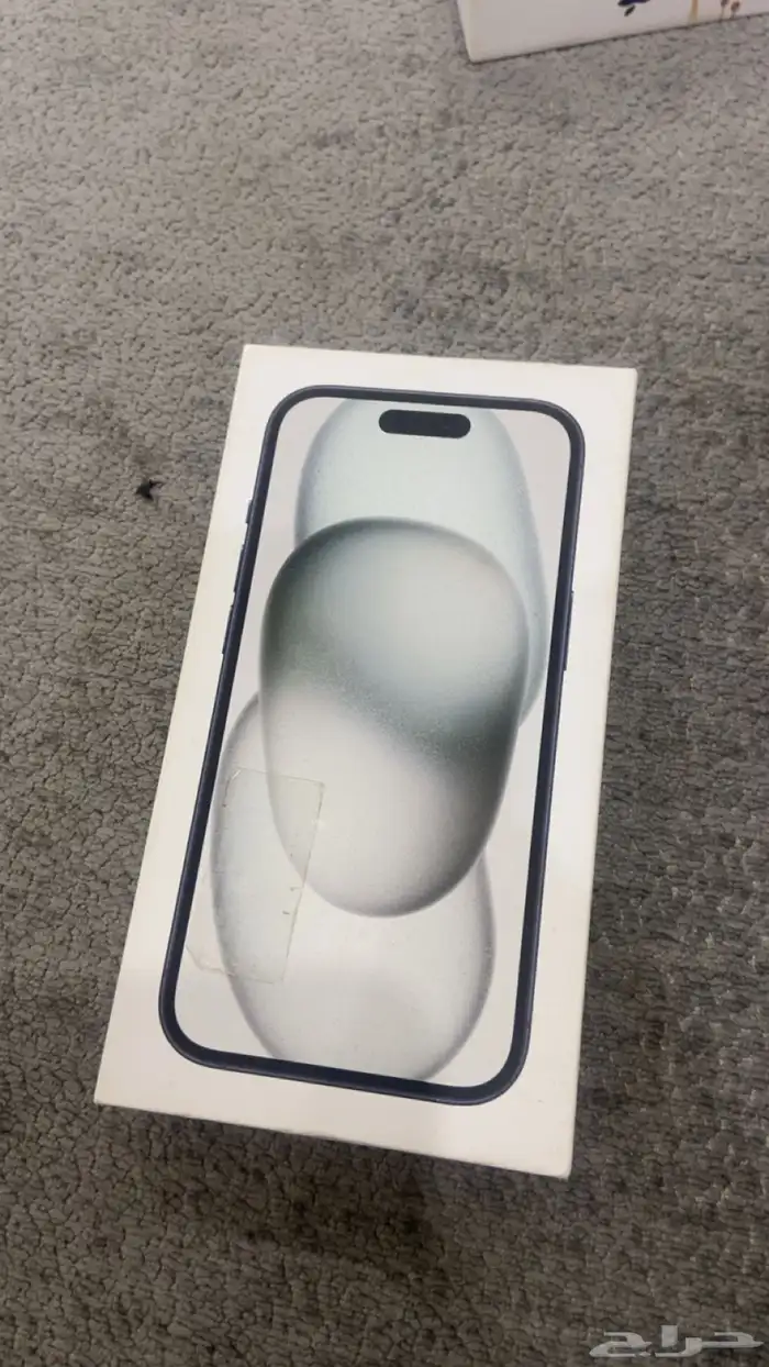 كرتون آيفون 15 اسود 128 قيقا وكرتون آيفون 13 ابيض  128 قيقا 2