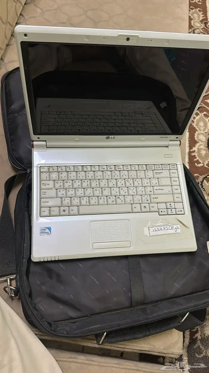 للبيع لابتوب LG 2