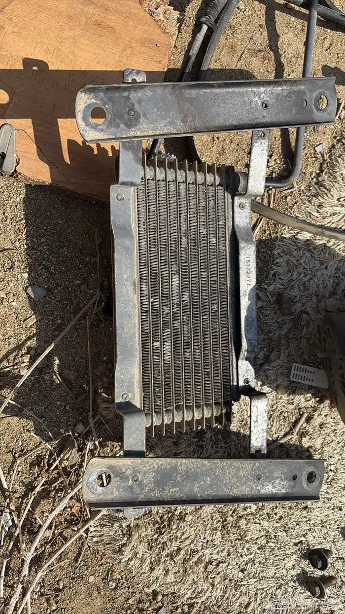 قطع غيار همر H2 موديل 2003 15