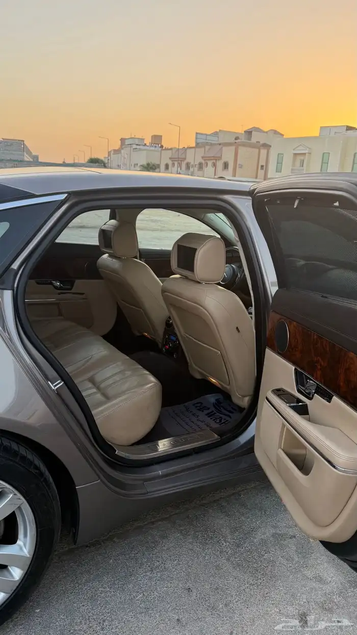 جاكور XJL 2011 11