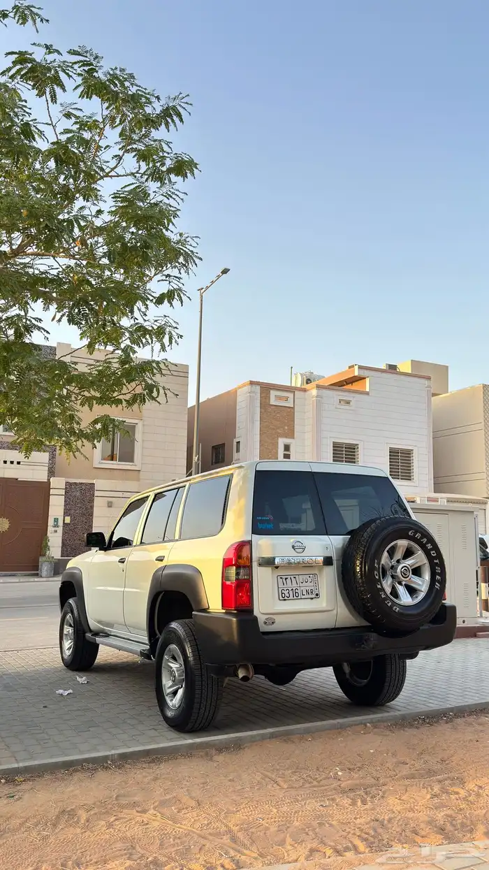 نيسان سفاري 2005 فئة s 7