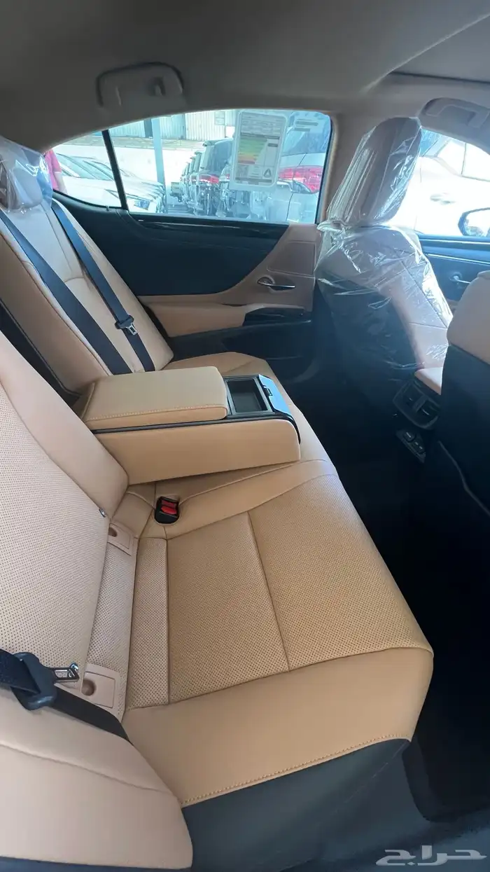 لكزس ES250 ستاندر 2025 ب 182.900 شامل الضريبة 5