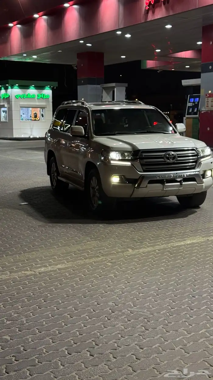 لاند كروزر GXR 2016 فل كامل 11