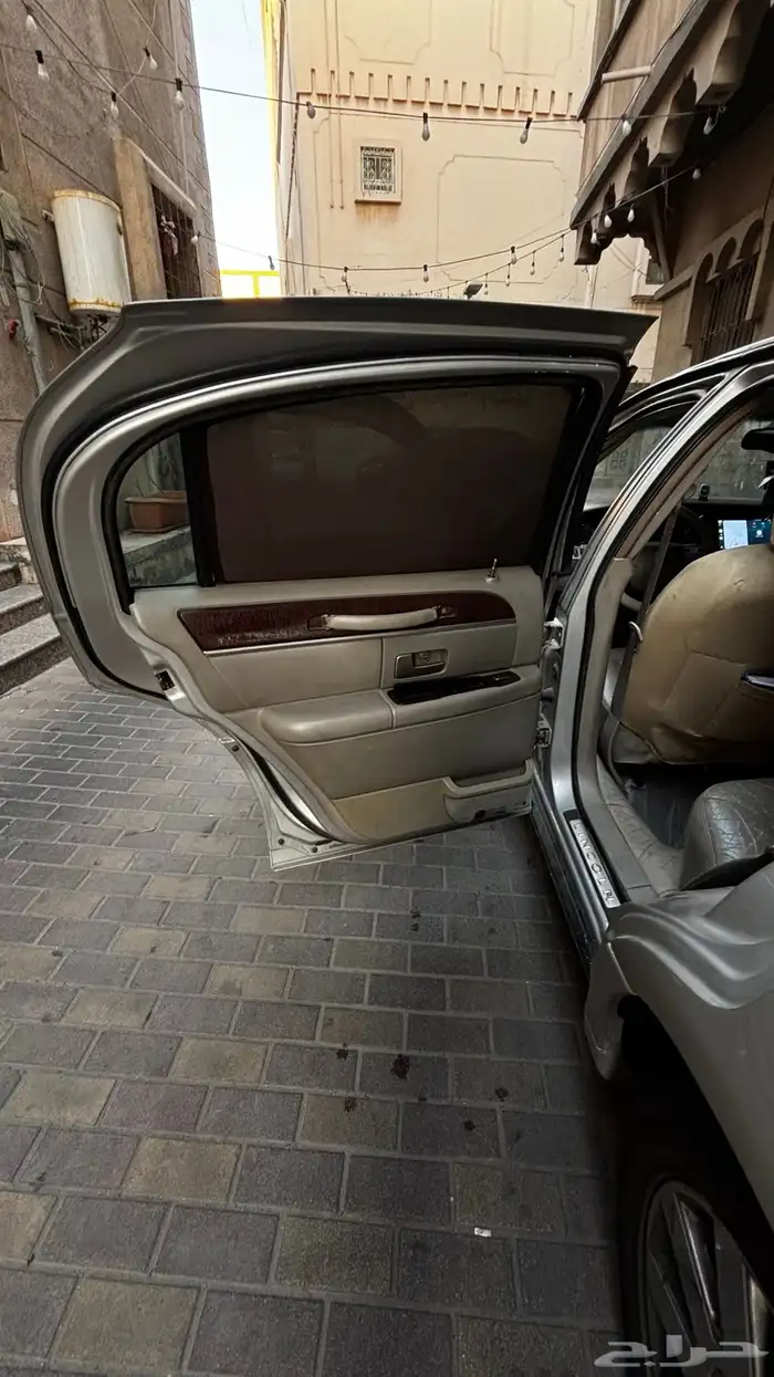 لينكون تاون كار 2005 33