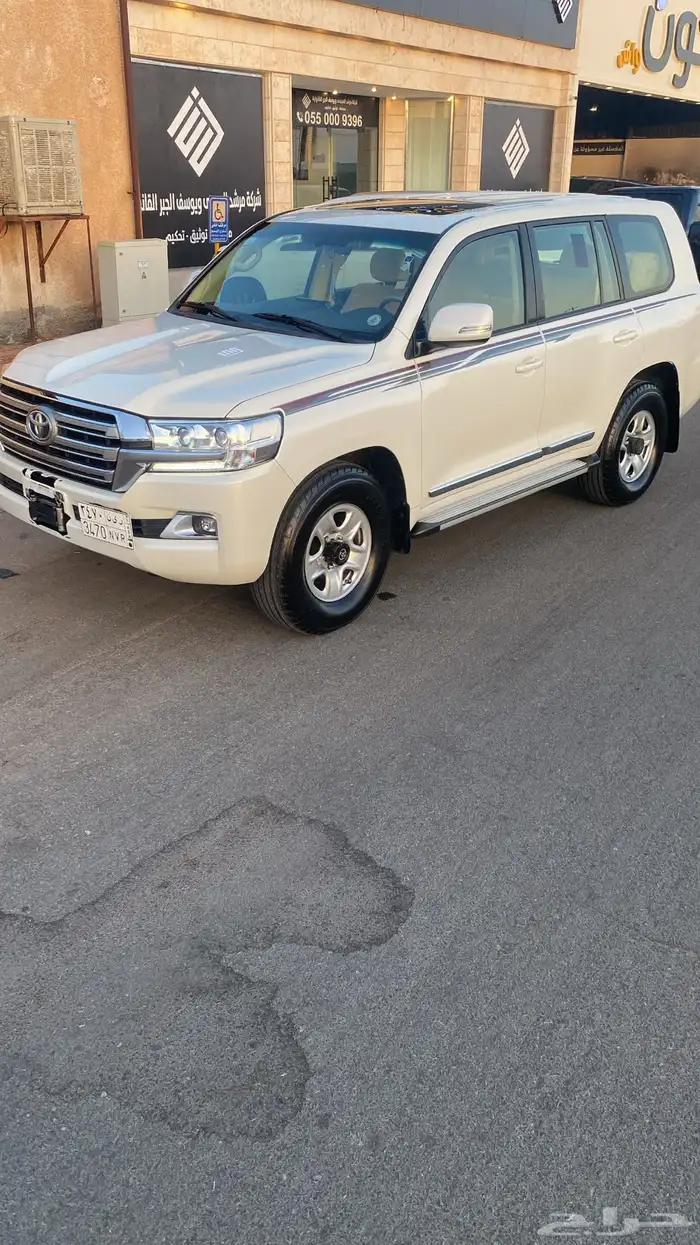لاندكروزر هدد 2016 v8 فل كامل 0