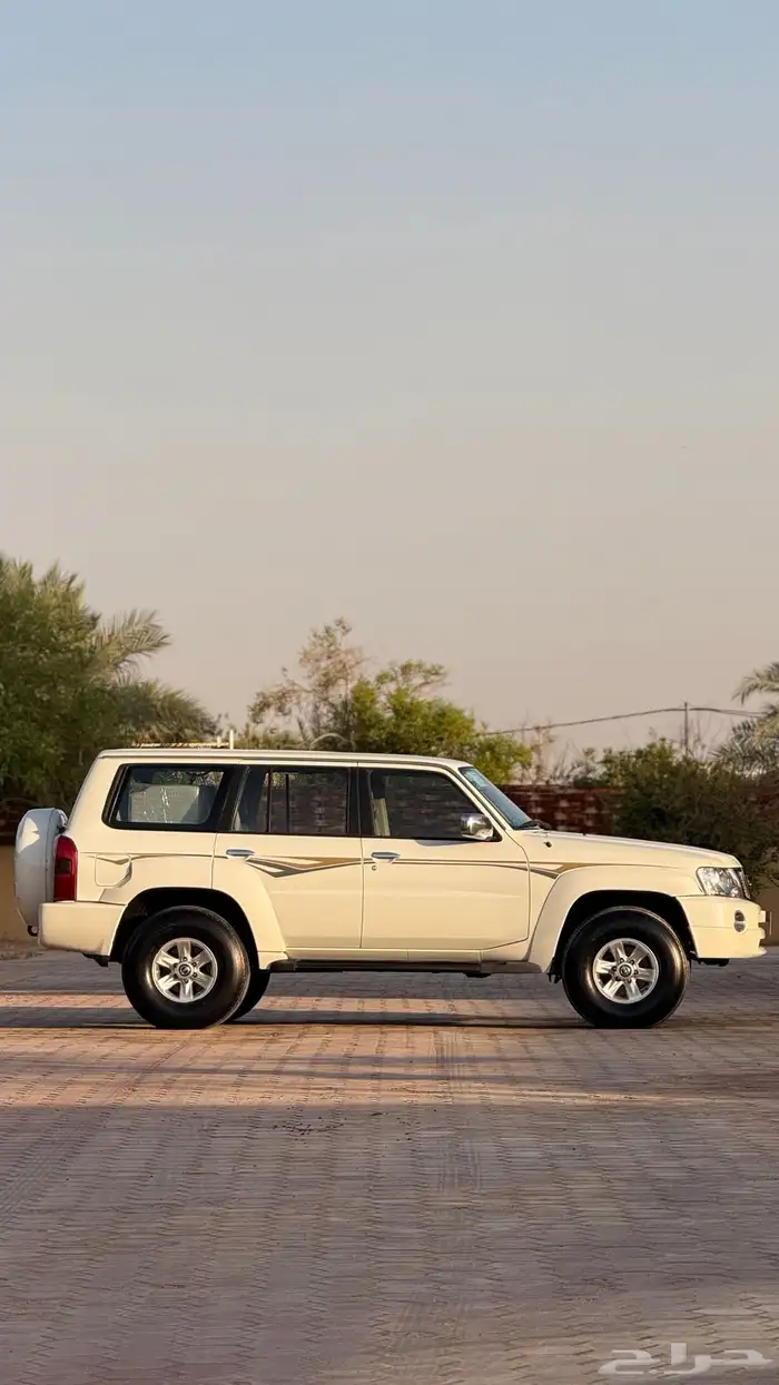 فتك باترول سفاري 2009 لؤلؤي داخلي بيج 2