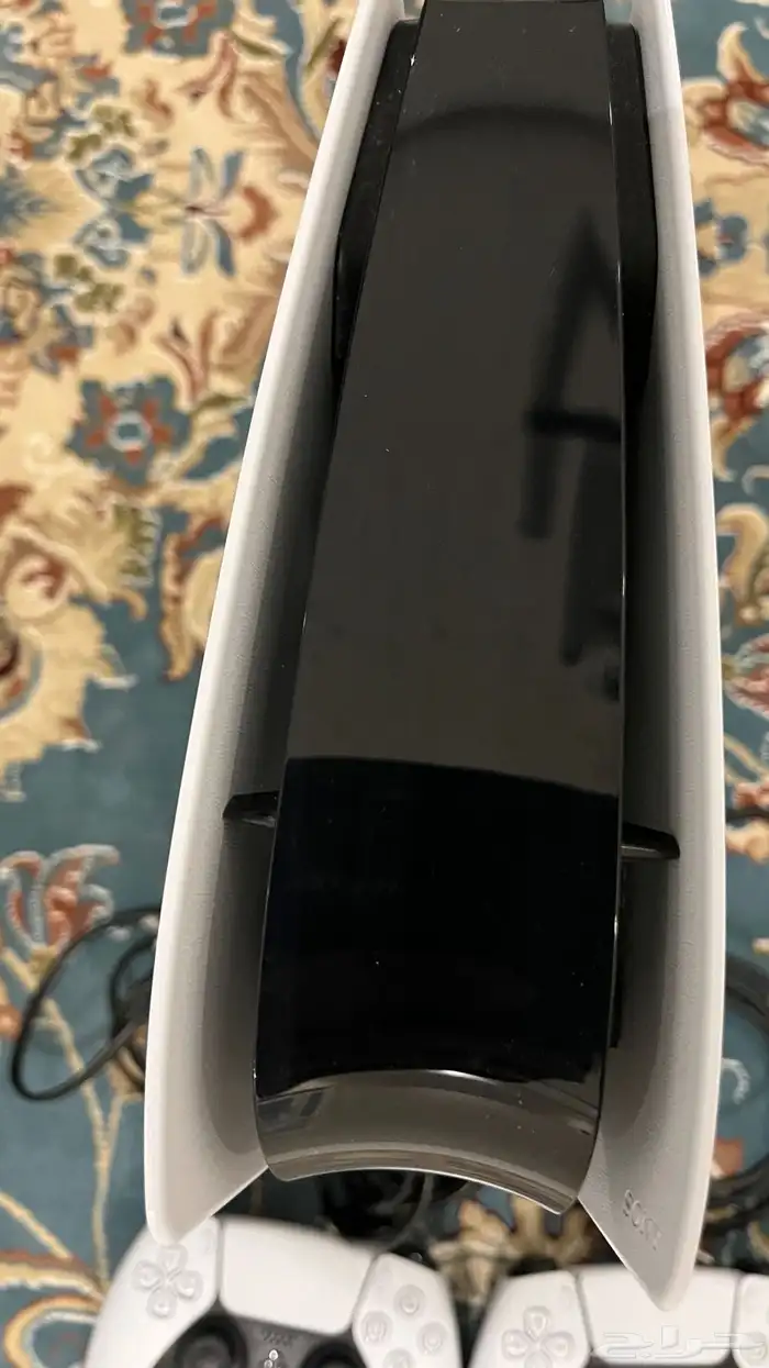 سوني 5 جديد ومن شريته ماستخدمته إلا شهرين نضيف الصامل فقط 1