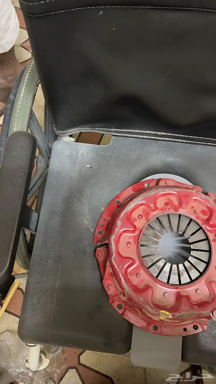 يوجد كلتش رياضي نظيف جدا 1