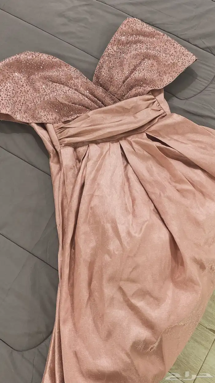 المكان بالدوادمي   الفستان شاريته ب 330 0