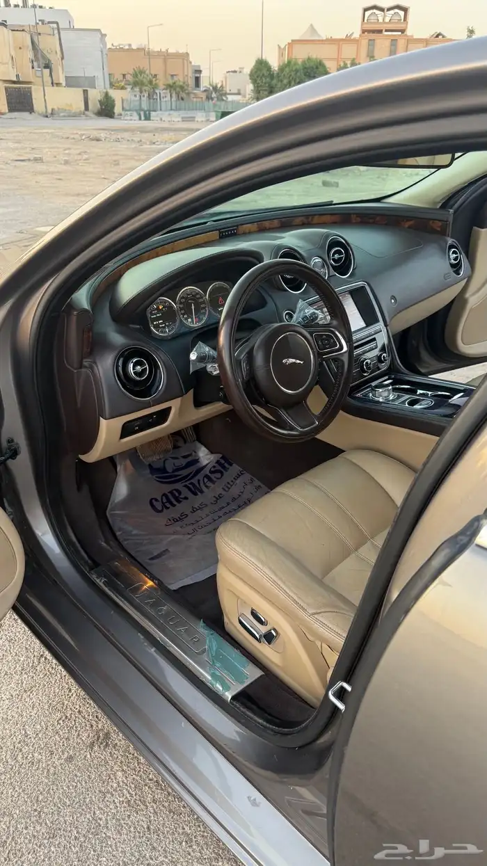 جاكور XJL 2011 13