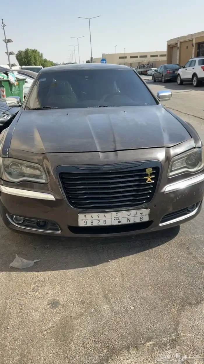 كرايسلر V8فل كامل 0