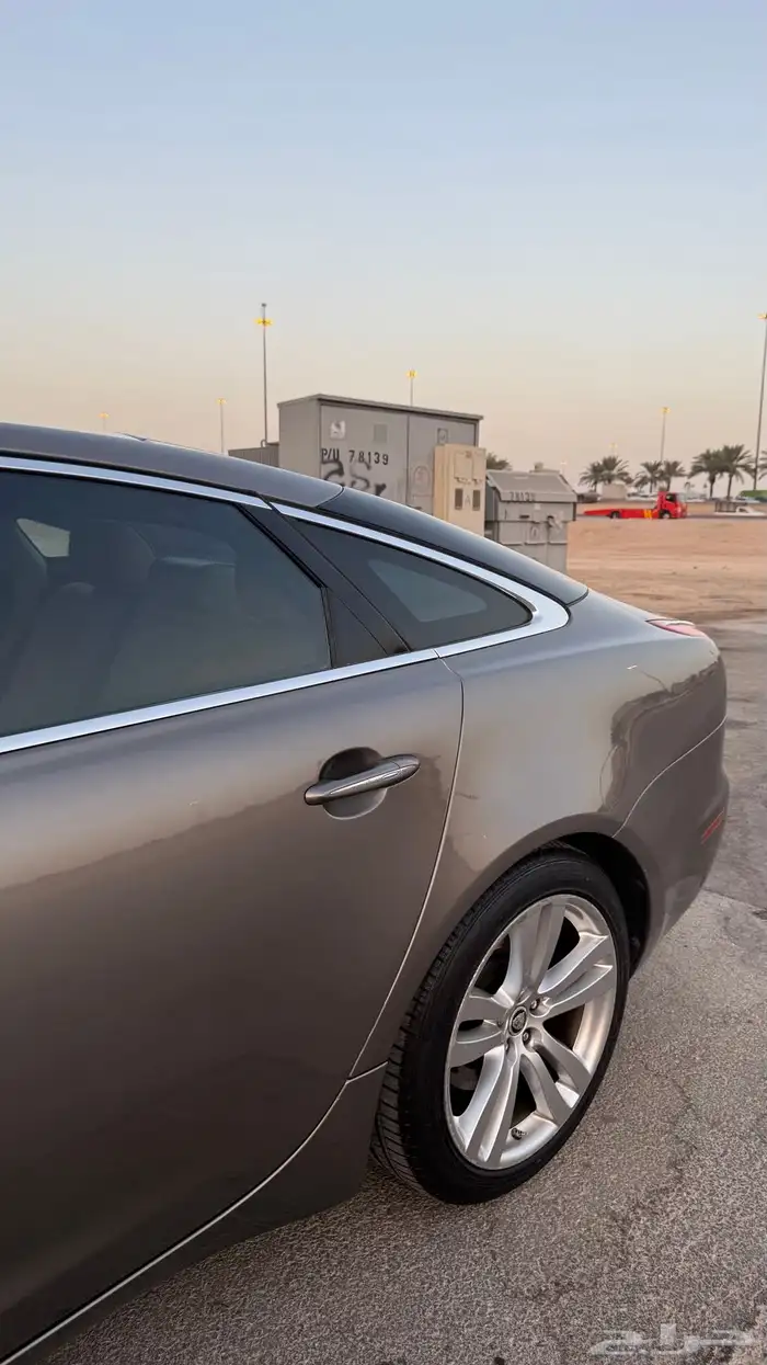 جاكور XJL 2011 5