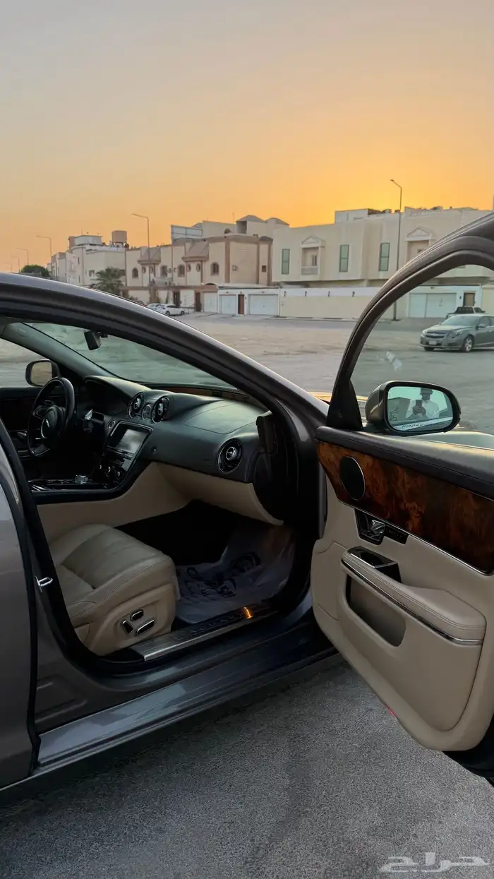 جاكور XJL 2011 10