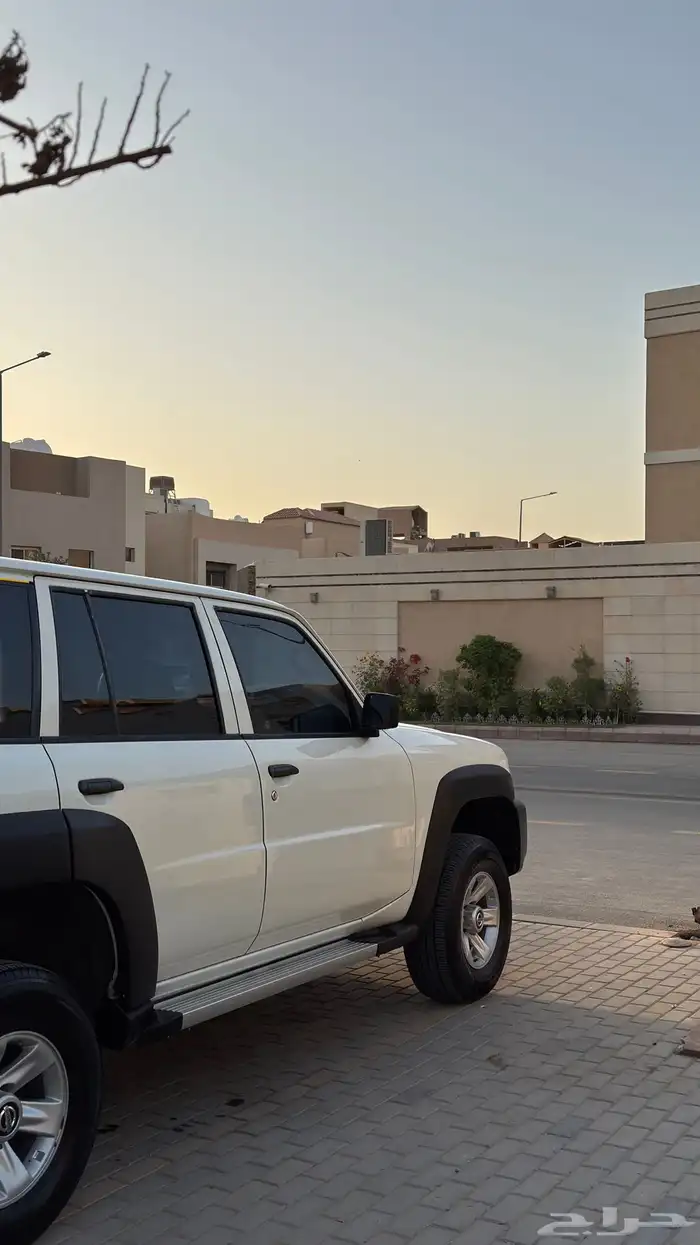 نيسان سفاري 2005 فئة s 4