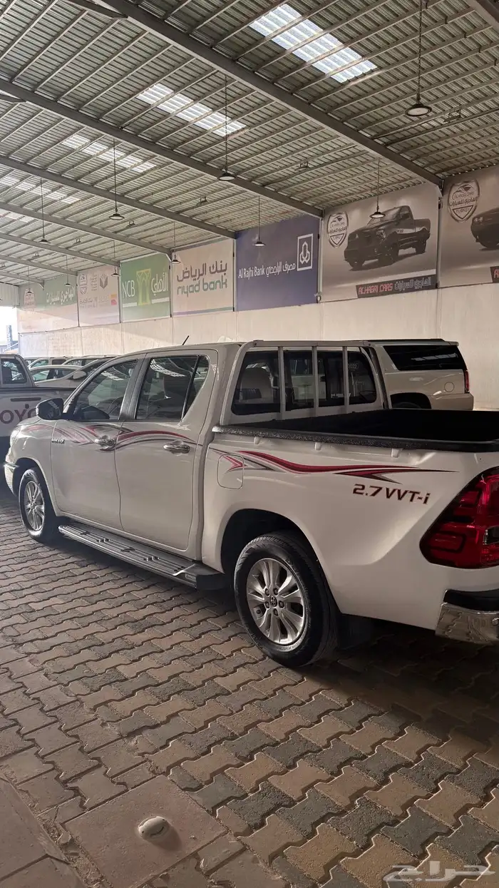 هايلوكس 2022 فل كامل بدون دبل بنزين ( قير اوتماتيك ) وكاله 3