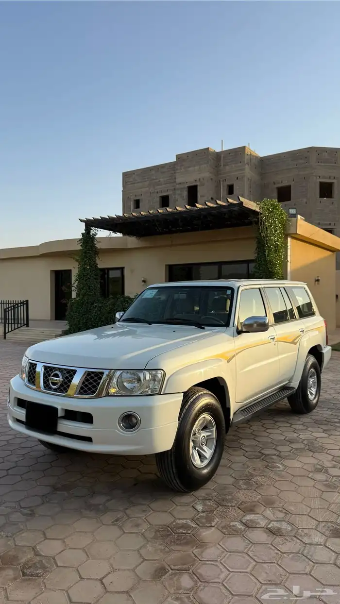 فتك باترول سفاري 2009 لؤلؤي داخلي بيج 1