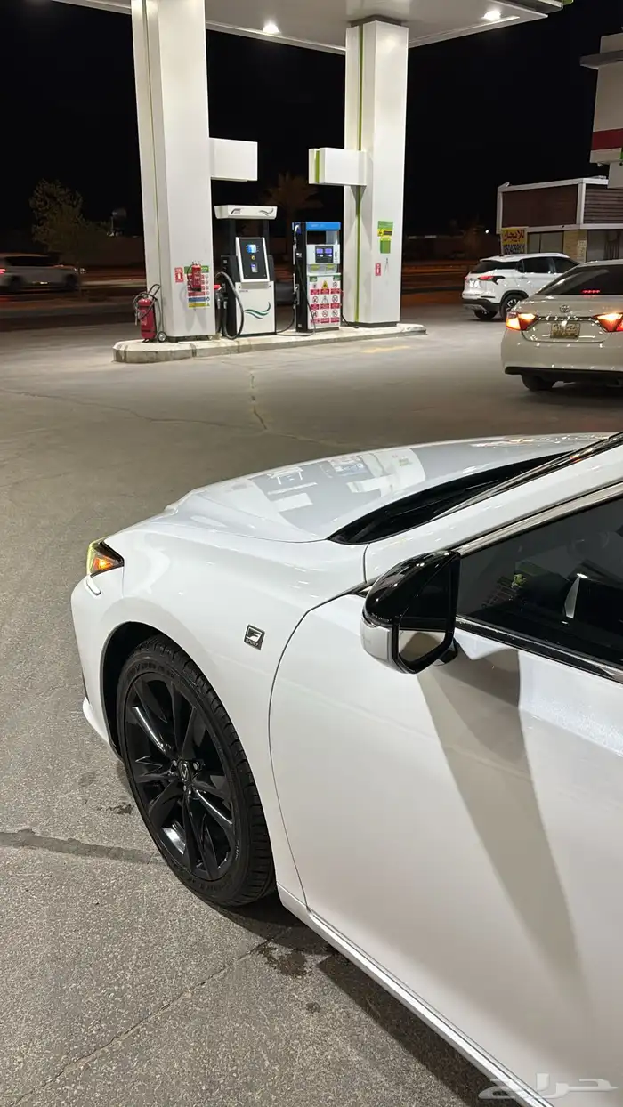 لكزس ES 350 f sport 2019 9