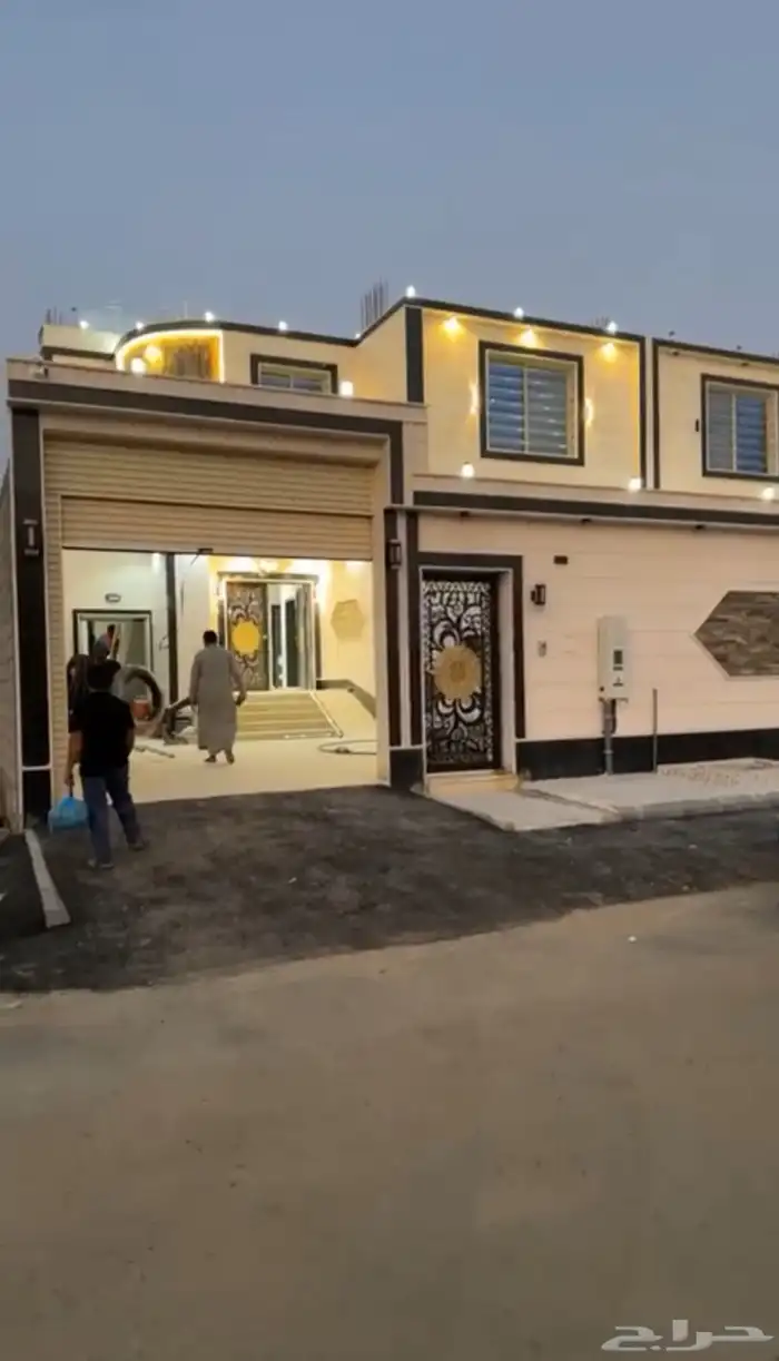 للبيع فلل وادوار وشقق واراضي بمخططات ولي العهد من 1 ل 4 0