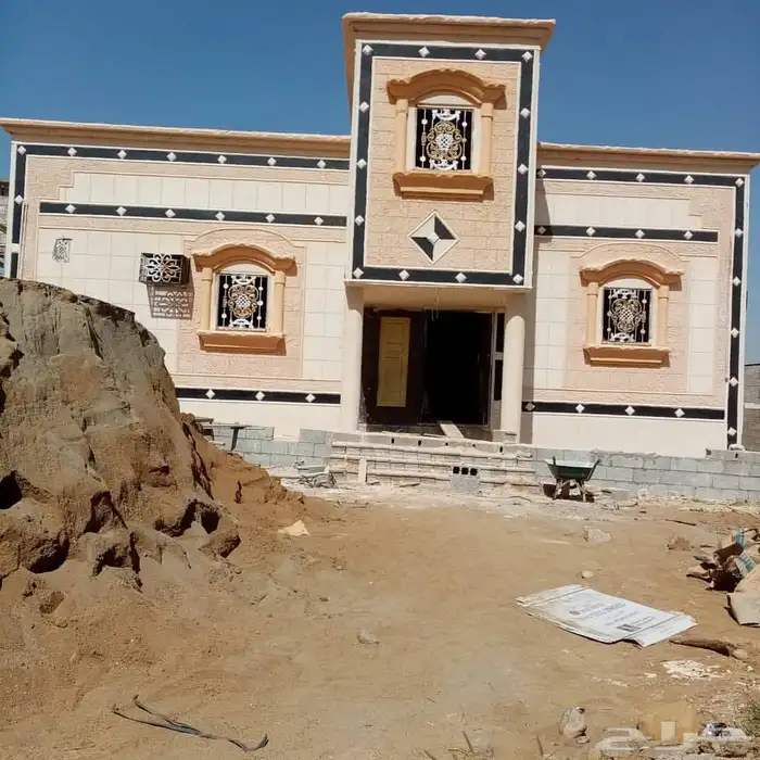 هذه من اشغلناء ديكورات خارجيه والياسه ملونه بلاسمنت الأبيض 4