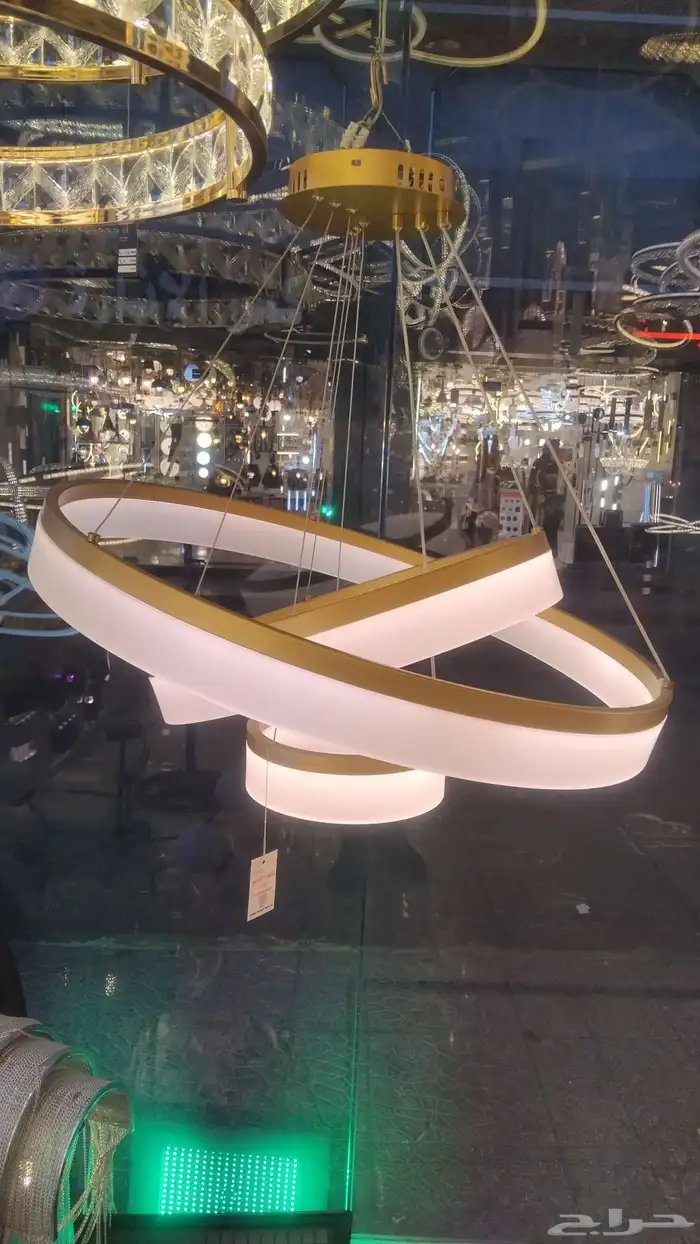 ثريات وجداريات تنير منزلك 9