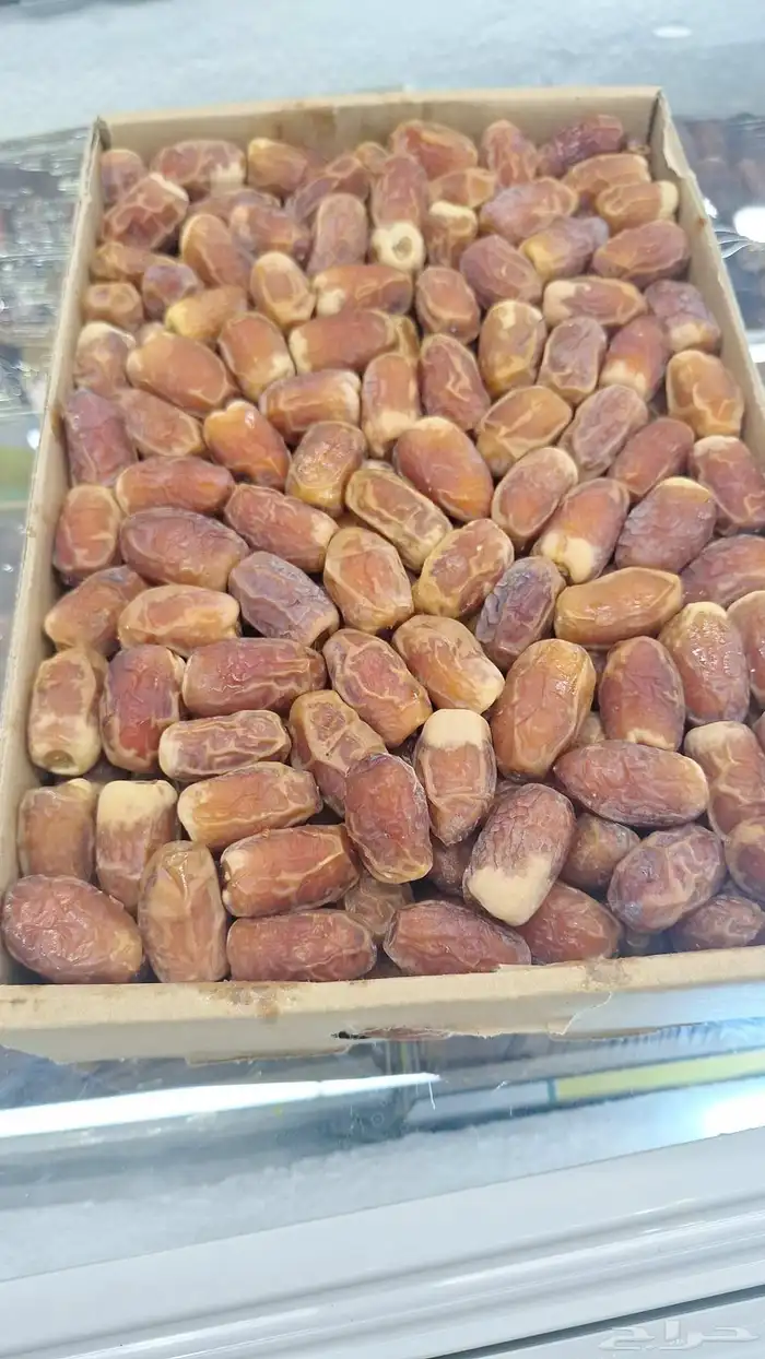 لعشاق اجود انواع التمور والعسل اليمني كل ماتطلبه تجده عند 5