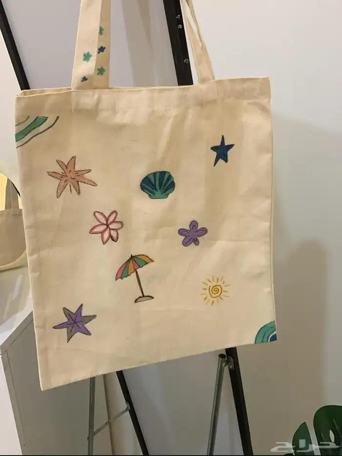 شنطة توت باق برسم يدوي والرسم حسب الطلب للطلب واتس 0