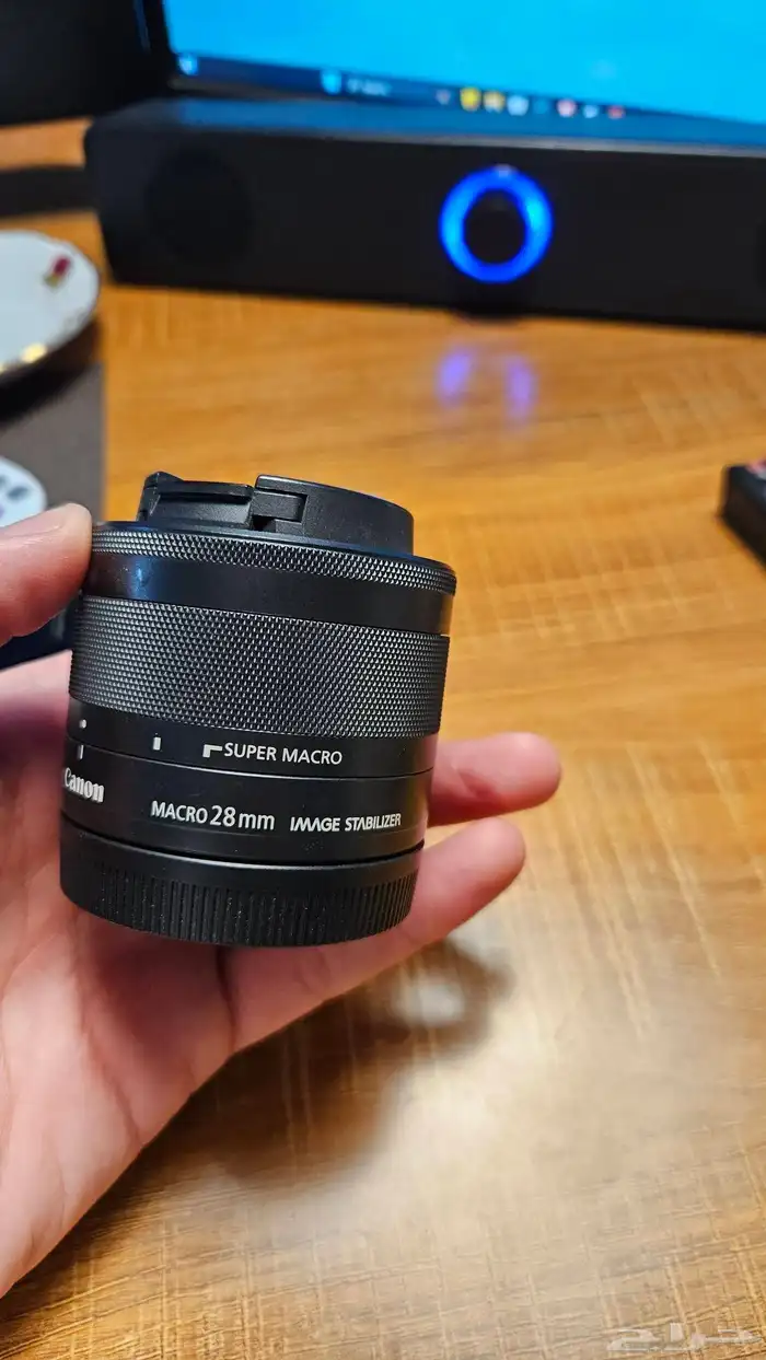 عدسة كانون EF-M 28mm 2