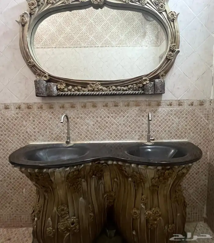 كنب نضيف وا مغسله وا ابواب نضيفه 2