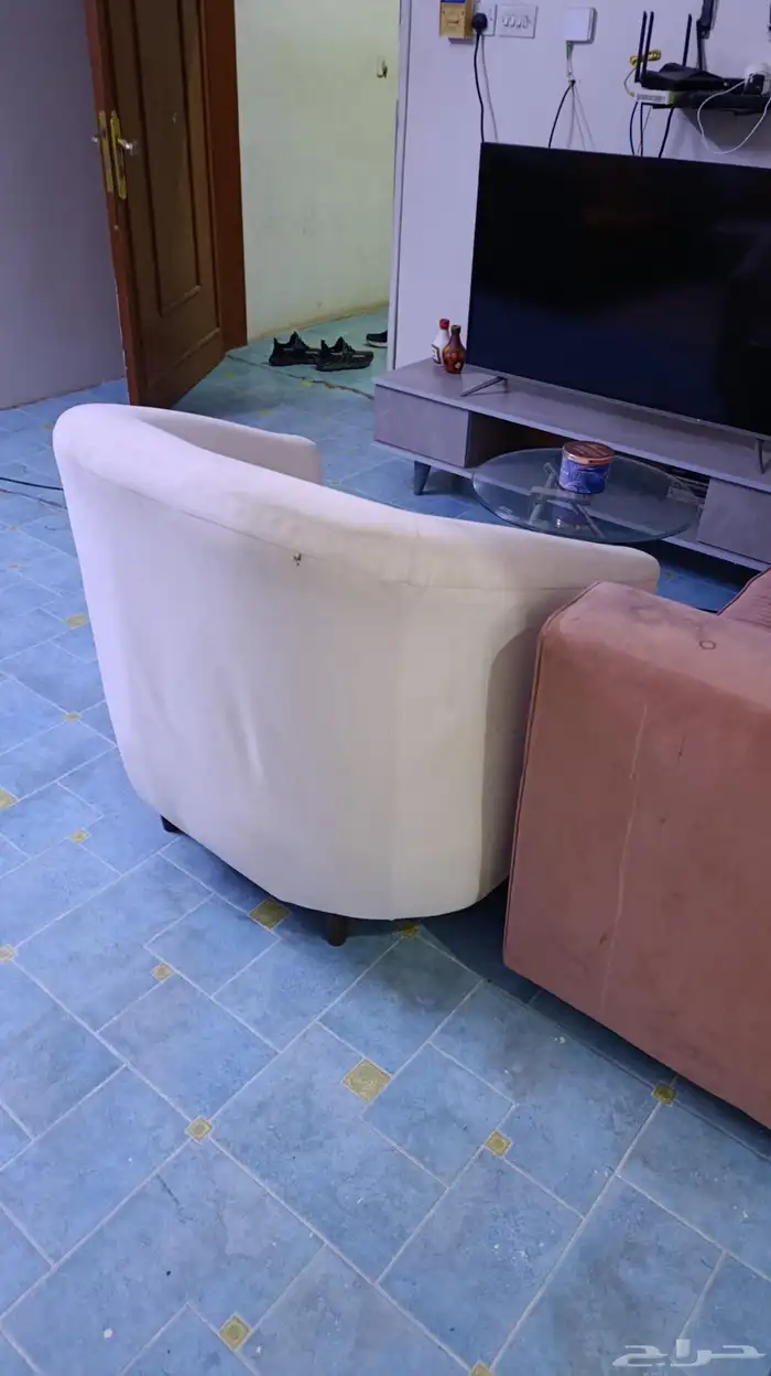 كنبه نفرين و كنبه مفرد مع طاوله قزاز 0