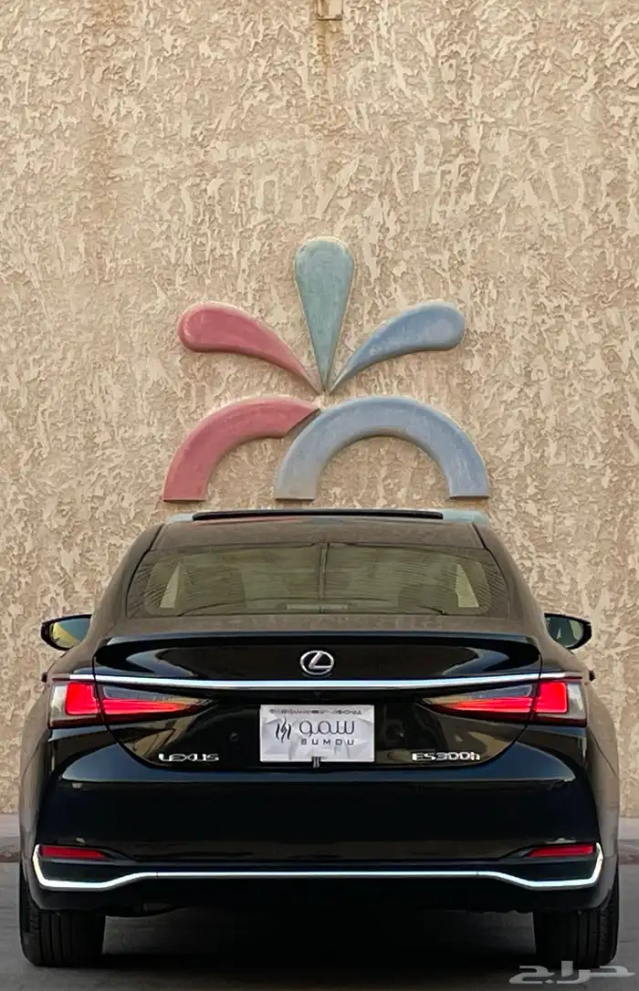 لكزس ES300h موديل 2022 13
