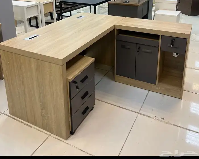 مجموعة مكتب تنفيذي فاخرة مع خزانة 53