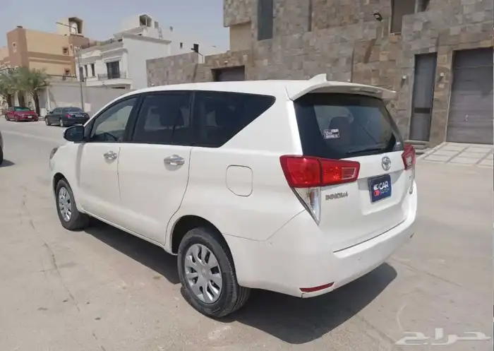 سيارة انوفا ابيض 2018 6