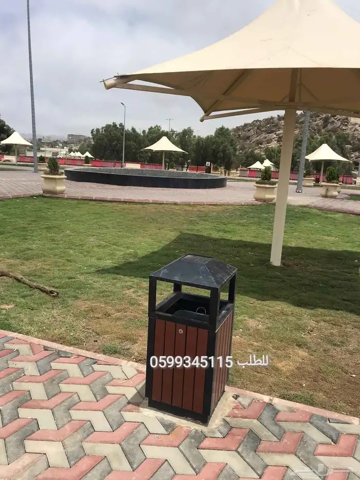 سلات مهملات مدرسة ملعب بادل حدائق كلية مشفى مول مقهى مطعم 4