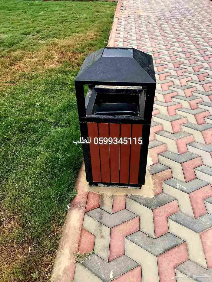 سلات مهملات مدرسة ملعب بادل حدائق كلية مشفى مول مقهى مطعم 16