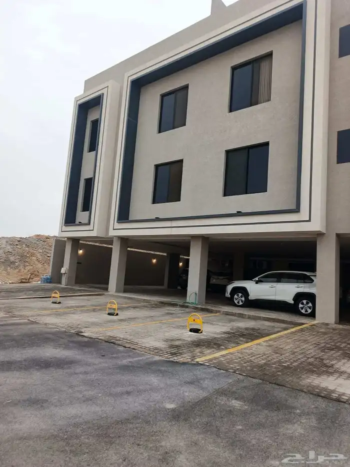 لحل ازمة المواقف في الشقق والبيوت والشركات يركب امام الموقف 1