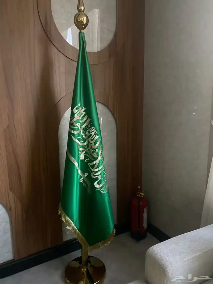 اعلام وسواري فاخرة 4